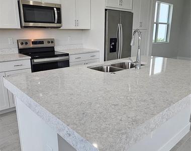 5461 Empire Drive - Photo Thumbnail 6