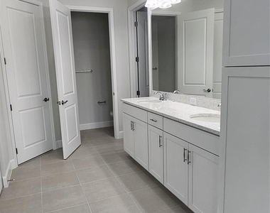 5461 Empire Drive - Photo Thumbnail 13