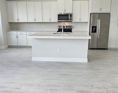 5461 Empire Drive - Photo Thumbnail 4