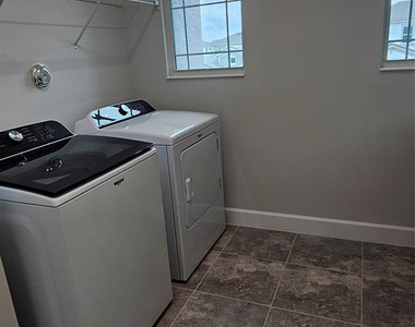 5461 Empire Drive - Photo Thumbnail 18