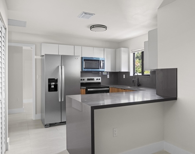1181 Nw 66th Street - Photo Thumbnail 11