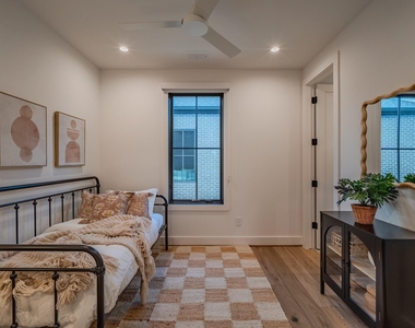 4114 Emerson Avenue - Photo Thumbnail 15