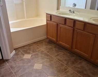 13407 W Port Au Prince Lane - Photo Thumbnail 7