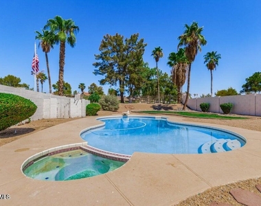 6920 W Morrow Drive - Photo Thumbnail 39