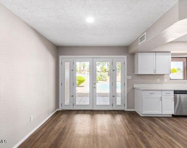 6920 W Morrow Drive - Photo Thumbnail 18