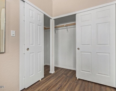 6920 W Morrow Drive - Photo Thumbnail 32