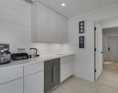 2443 E Edgewater Drive - Photo Thumbnail 26