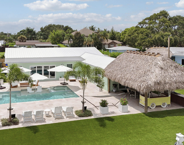 2443 E Edgewater Drive - Photo Thumbnail 2
