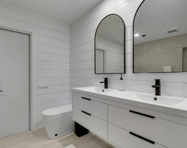 2443 E Edgewater Drive - Photo Thumbnail 30