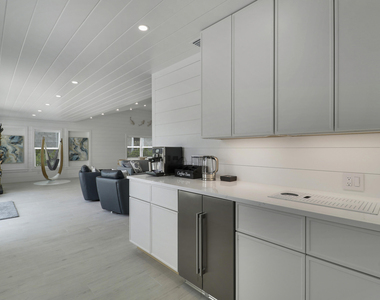 2443 E Edgewater Drive - Photo Thumbnail 25