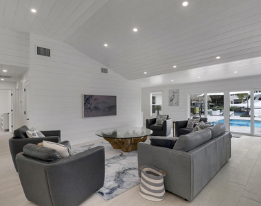 2443 E Edgewater Drive - Photo Thumbnail 15