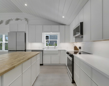 2443 E Edgewater Drive - Photo Thumbnail 22
