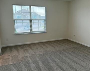 327 Stone Court - Photo Thumbnail 9