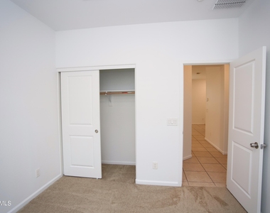 9210 W Willow Bend Lane - Photo Thumbnail 21