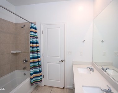 9210 W Willow Bend Lane - Photo Thumbnail 12