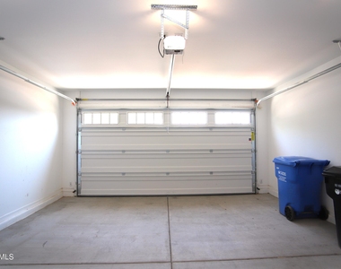 9210 W Willow Bend Lane - Photo Thumbnail 16