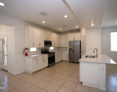 9210 W Willow Bend Lane - Photo Thumbnail 6