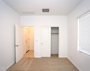 9210 W Willow Bend Lane - Photo Thumbnail 15