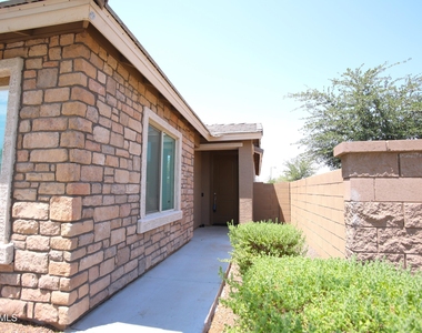9210 W Willow Bend Lane - Photo Thumbnail 3