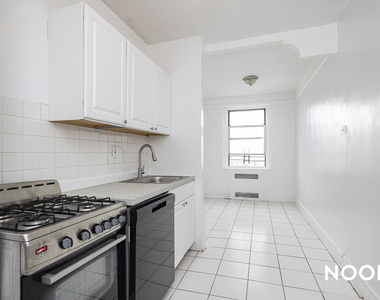 102 Albemarle Rd - Photo Thumbnail 4