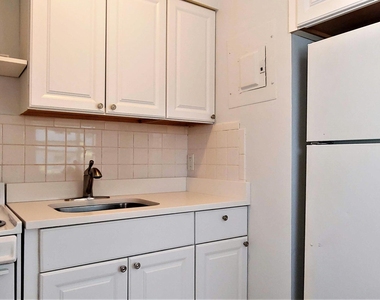 2400 Park Avenue - Photo Thumbnail 11