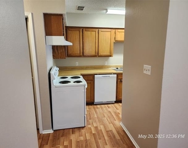 429 Sw Thomas Street - Photo Thumbnail 9