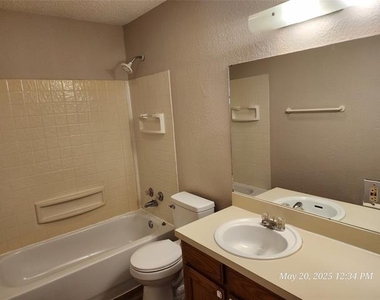 429 Sw Thomas Street - Photo Thumbnail 11