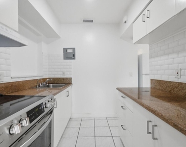 1201 N Victoria Park Road - Photo Thumbnail 7