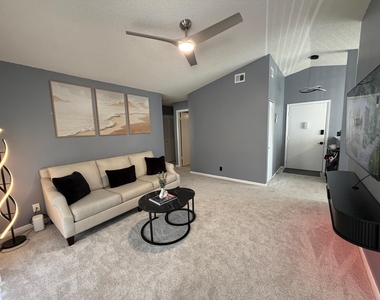 6540 Chasewood Drive - Photo Thumbnail 10