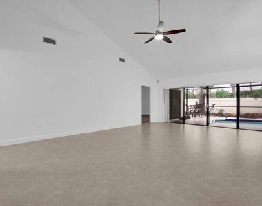112 Inner Harbour Way - Photo Thumbnail 6