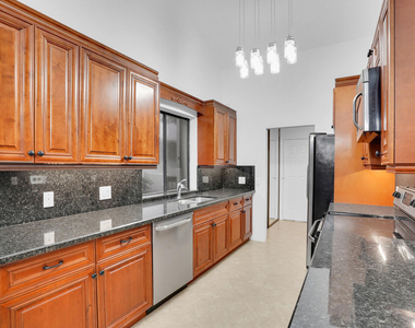 112 Inner Harbour Way - Photo Thumbnail 14