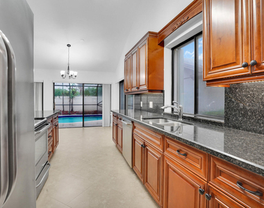 112 Inner Harbour Way - Photo Thumbnail 15