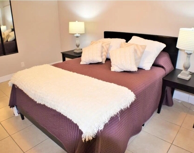 4411 E Tradewinds Avenue - Photo Thumbnail 7