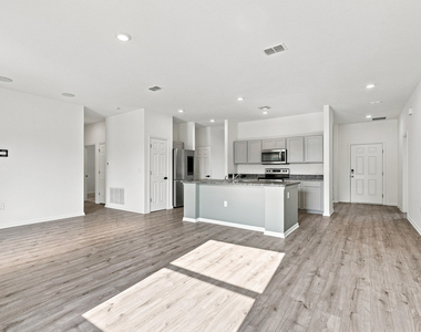 1261 Sw Curry Street - Photo Thumbnail 5