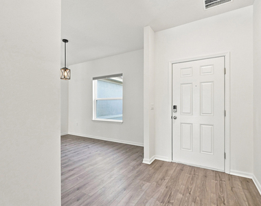 1261 Sw Curry Street - Photo Thumbnail 4