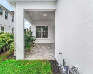 888 Sw Newfield Avenue - Photo Thumbnail 29