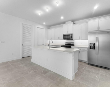 888 Sw Newfield Avenue - Photo Thumbnail 13