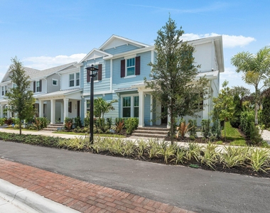 888 Sw Newfield Avenue - Photo Thumbnail 7