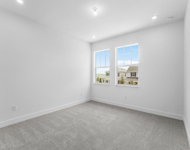 888 Sw Newfield Avenue - Photo Thumbnail 26