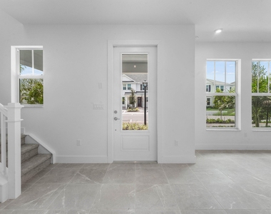 888 Sw Newfield Avenue - Photo Thumbnail 8