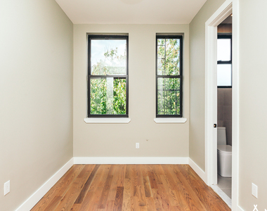1689 Sterling Pl - Photo Thumbnail 3