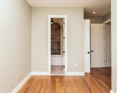 1689 Sterling Pl - Photo Thumbnail 7