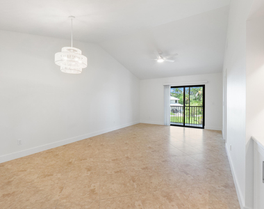 2061 Nw 21st Terrace - Photo Thumbnail 17