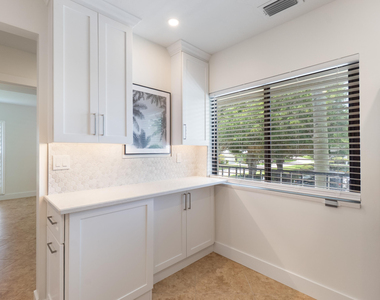 2061 Nw 21st Terrace - Photo Thumbnail 12
