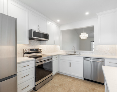 2061 Nw 21st Terrace - Photo Thumbnail 10