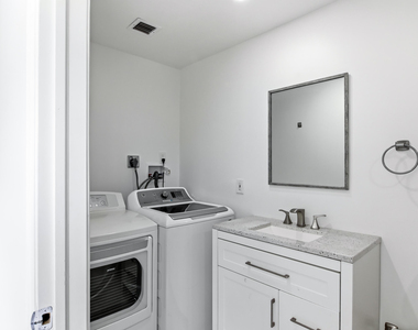 106 Auburn Drive - Photo Thumbnail 8