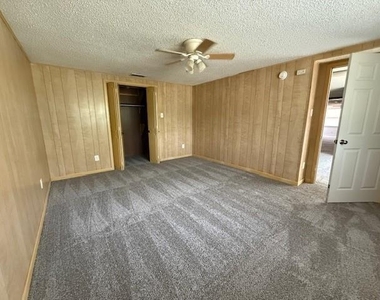 2510 Marshall Street - Photo Thumbnail 15