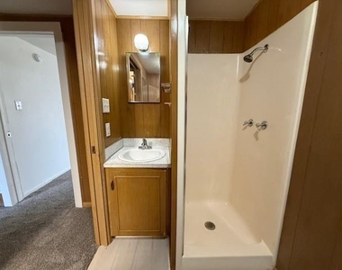 2510 Marshall Street - Photo Thumbnail 17