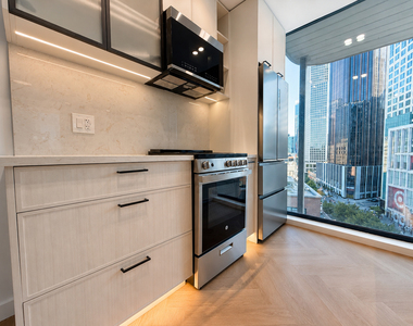 163 Willoughby Street - Photo Thumbnail 2