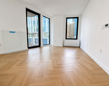 163 Willoughby Street - Photo Thumbnail 3